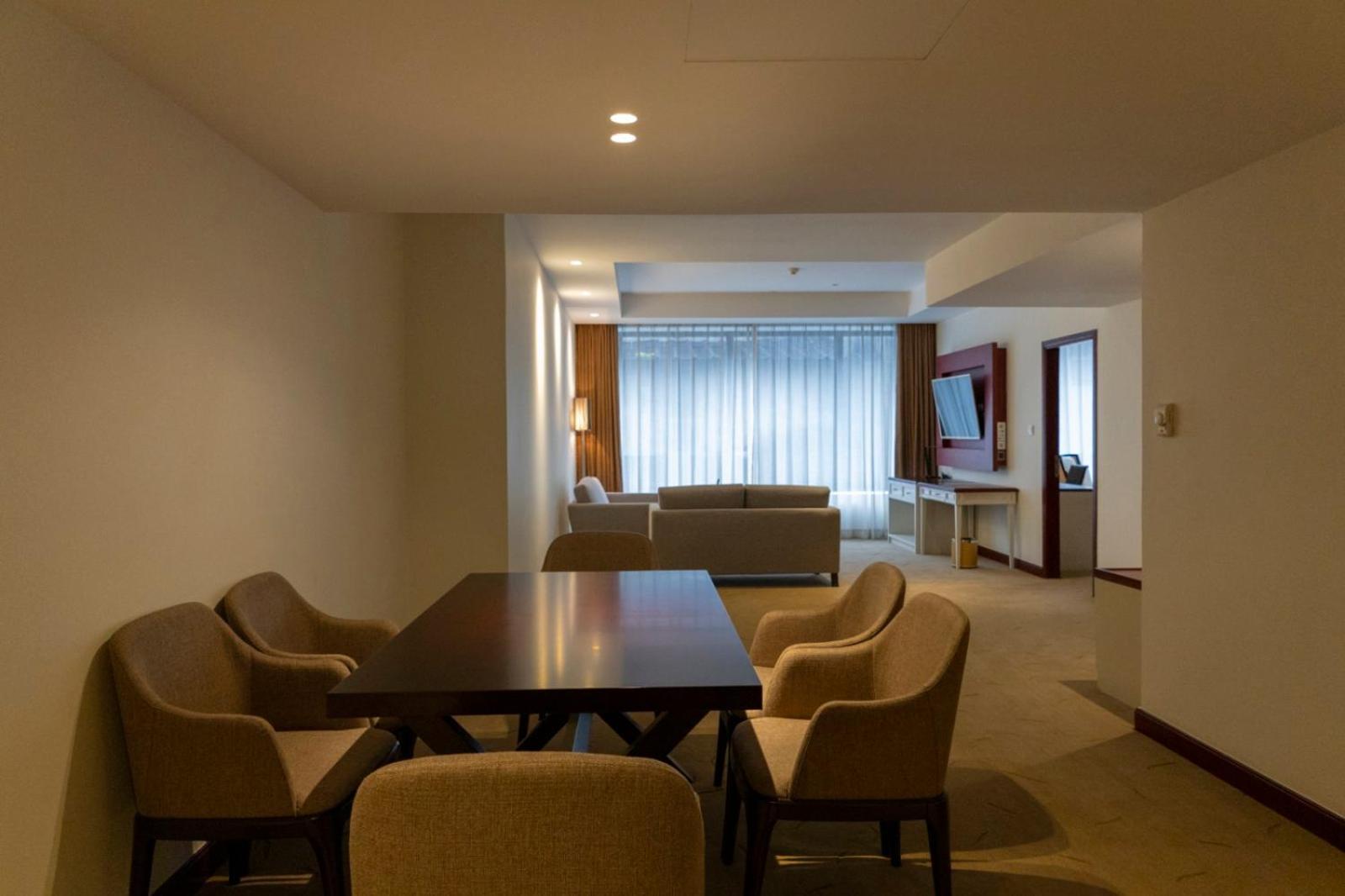 Yangon Thanlwin Hotel Dış mekan fotoğraf